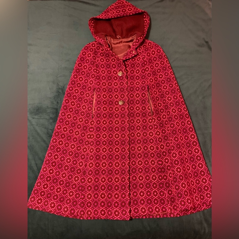 :: vintage patterned cloak ::